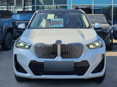 BMW iX1 2025 — миниатюра 6