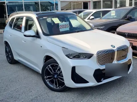 BMW iX1 2025 — миниатюра 8