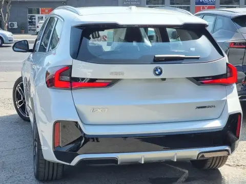 BMW iX1 2025 — миниатюра 9