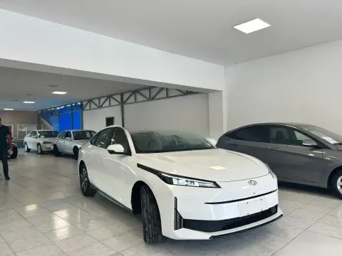 Changan Qiyuan A05 2025 — миниатюра 2