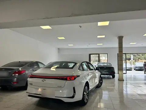 Changan Qiyuan A05 2025 — миниатюра 4
