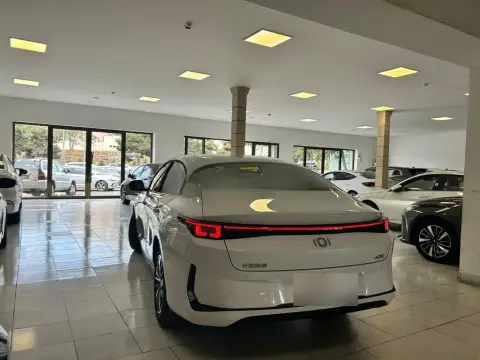 Changan Qiyuan A05 2025 — миниатюра 5
