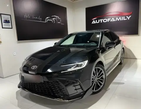 Toyota Camry 2025 — миниатюра 1