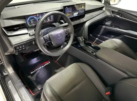 Toyota Camry 2025 — миниатюра 7
