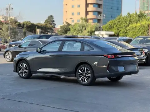 Changan Qiyuan A05 2025 — миниатюра 9