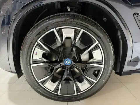 BMW iX3 2025 — миниатюра 9