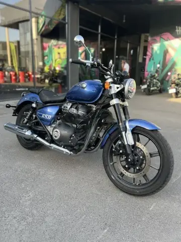 Royal Enfield Super Meteor 650 2025