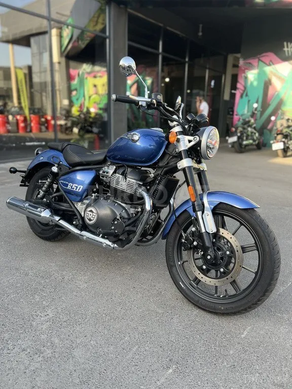 Royal Enfield Super Meteor 650 2025 — фото 1 из 3