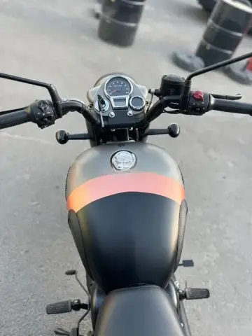 Royal Enfield Classic 350 2025 — миниатюра 2