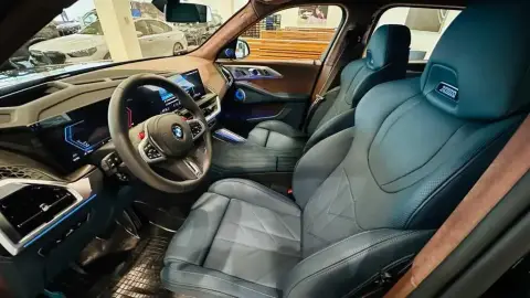 BMW XM 50e 2025 — миниатюра 10