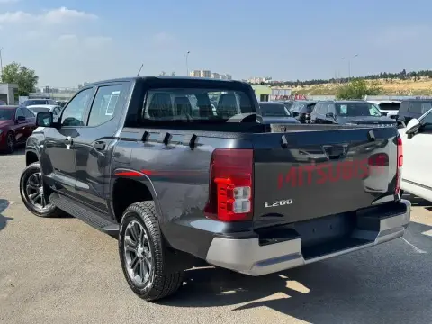 Mitsubishi L200 2025 — миниатюра 3