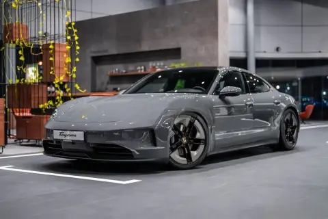 Porsche Taycan 2025