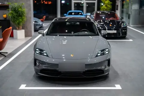 Porsche Taycan 2025 — миниатюра 2
