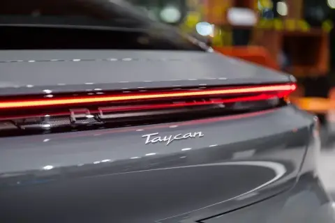 Porsche Taycan 2025 — миниатюра 7
