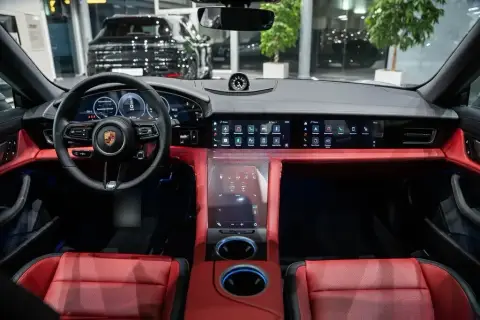 Porsche Taycan 2025 — миниатюра 8