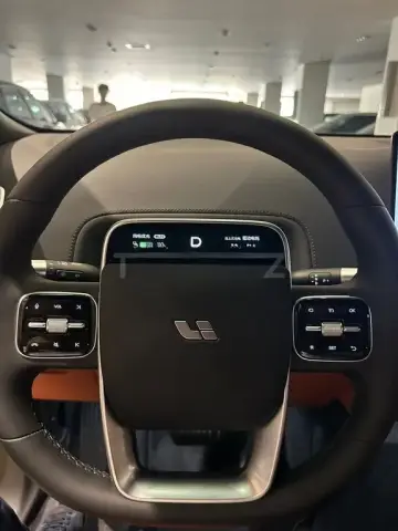 Li Auto L9 2025 — миниатюра 2