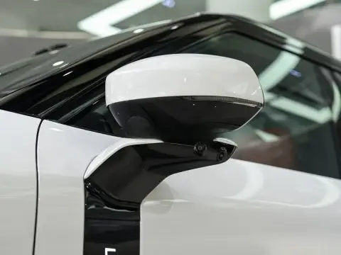 Lynk & Co 900 2026 — миниатюра 8