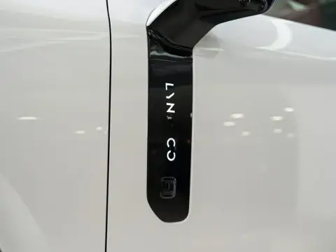 Lynk & Co 900 2026 — миниатюра 9