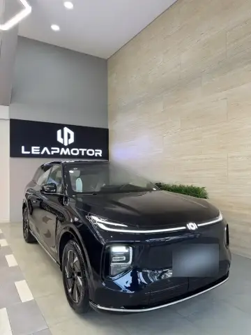 Changan Qiyuan Q07 2025 — миниатюра 2