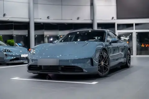 Porsche Taycan 2025