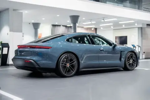 Porsche Taycan 2025 — миниатюра 4