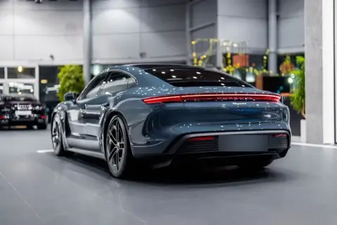 Porsche Taycan 2025 — миниатюра 6