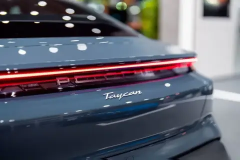 Porsche Taycan 2025 — миниатюра 7