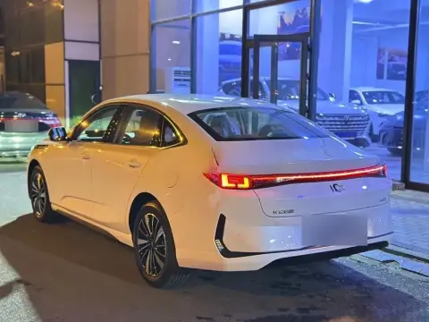 Changan Qiyuan A05 2025 — миниатюра 6