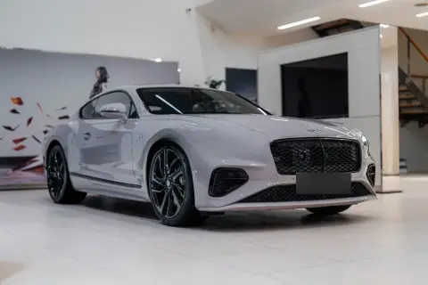 Bentley Continental GT 2025 — миниатюра 5