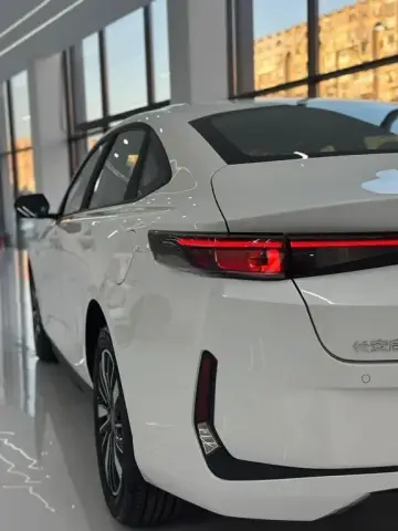 Changan Qiyuan A05 2025 — миниатюра 4