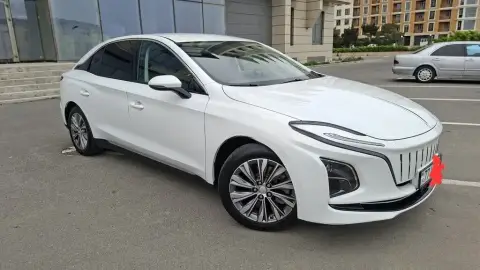 Hongqi E-QM5 2025 — миниатюра 2
