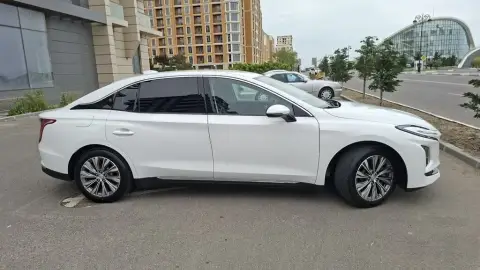 Hongqi E-QM5 2025 — миниатюра 4