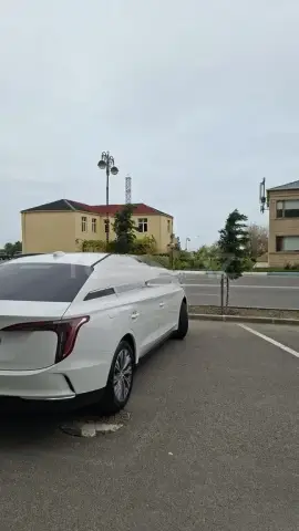 Hongqi E-QM5 2025 — миниатюра 6