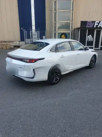 Changan Qiyuan A05 2025 — миниатюра 2