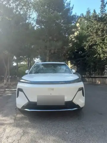 Geely Galaxy Starship 7 2025 — миниатюра 1