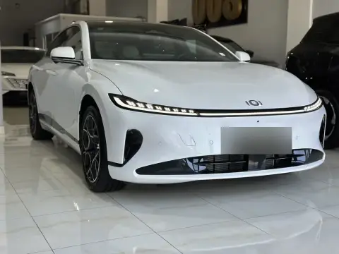 Changan Qiyuan A07 2025 — миниатюра 2