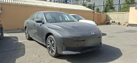 Changan Qiyuan A05 2025 — миниатюра 3