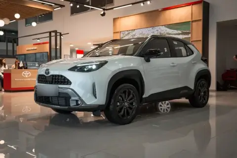 Toyota Yaris Cross 2026 — миниатюра 1