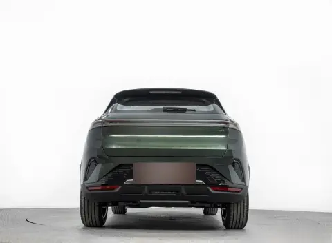 Lynk & Co 06 2025 — миниатюра 3