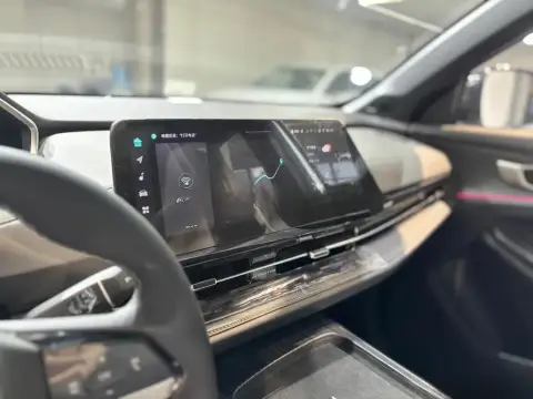 Changan Qiyuan Q05 2025 — миниатюра 7