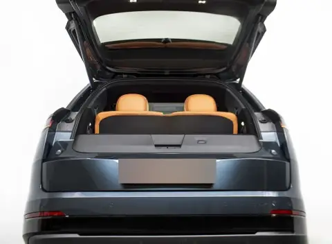 Lynk & Co 900 2025 — миниатюра 7