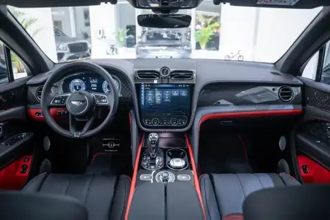 Bentley Bentayga 2025 — миниатюра 9