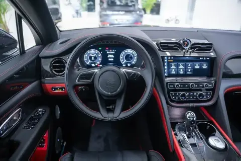 Bentley Bentayga 2025 — миниатюра 10