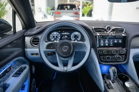 Bentley Bentayga 2025 — миниатюра 10