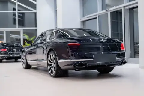 Bentley Flying Spur 2025 — миниатюра 6