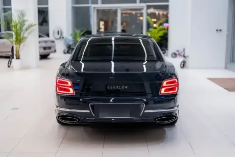 Bentley Flying Spur 2025 — миниатюра 8