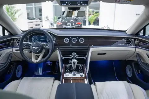 Bentley Flying Spur 2025 — миниатюра 10