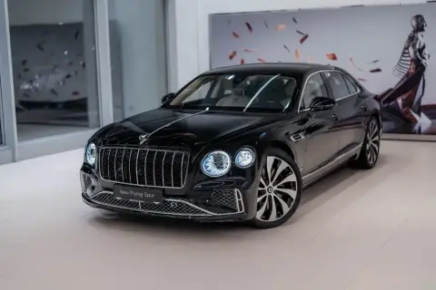 Bentley Flying Spur 2025 — миниатюра 2