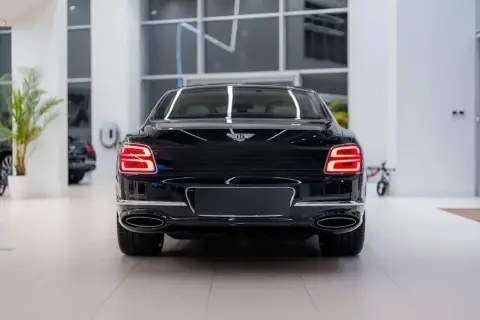 Bentley Flying Spur 2025 — миниатюра 8
