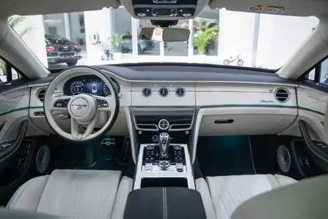 Bentley Flying Spur 2025 — миниатюра 9